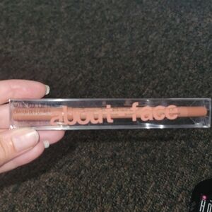 About-face Matte Fix Lip PencilLong-Lasting Matte Lip Liner